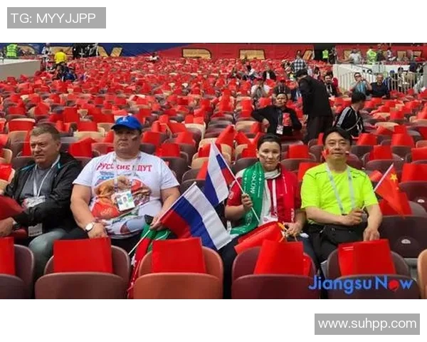 恒大与辽宁新开比分激战正酣球迷热情高涨期待精彩瞬间