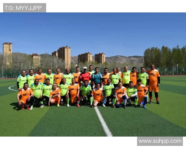 沙尔克与莱比锡激战正酣双方拼搏展现足球魅力与激情